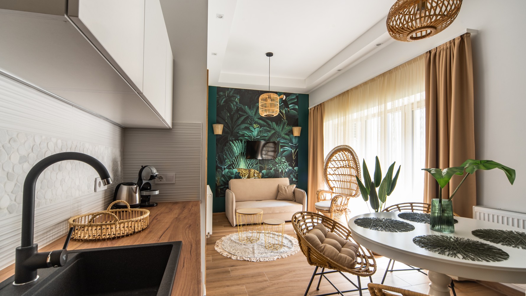 Luxury Apartments for Rent in Tropical Gardens - Miami - Tropical Luxury Apartment Amenities